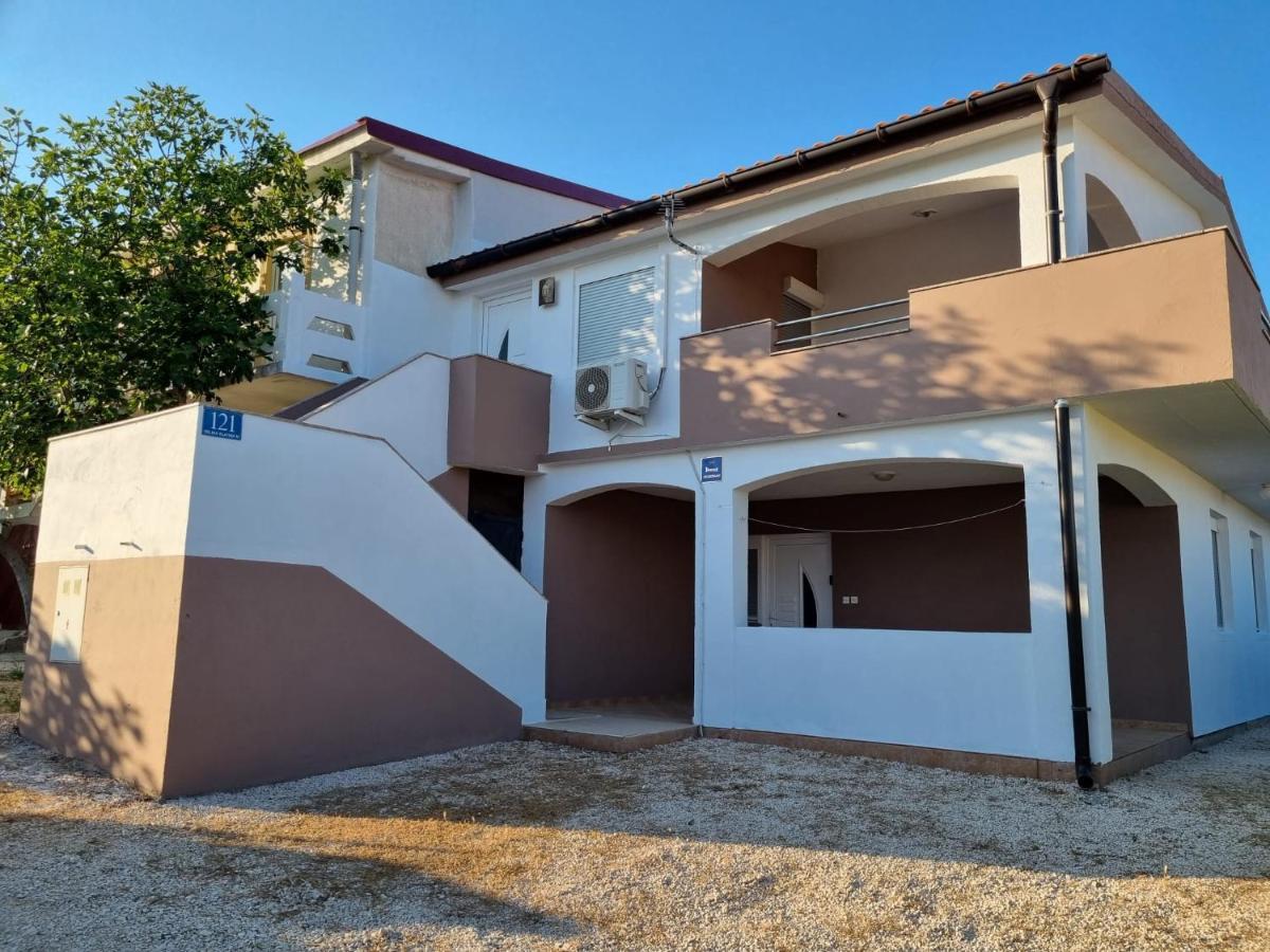 Apartments Ema Vir Exterior foto